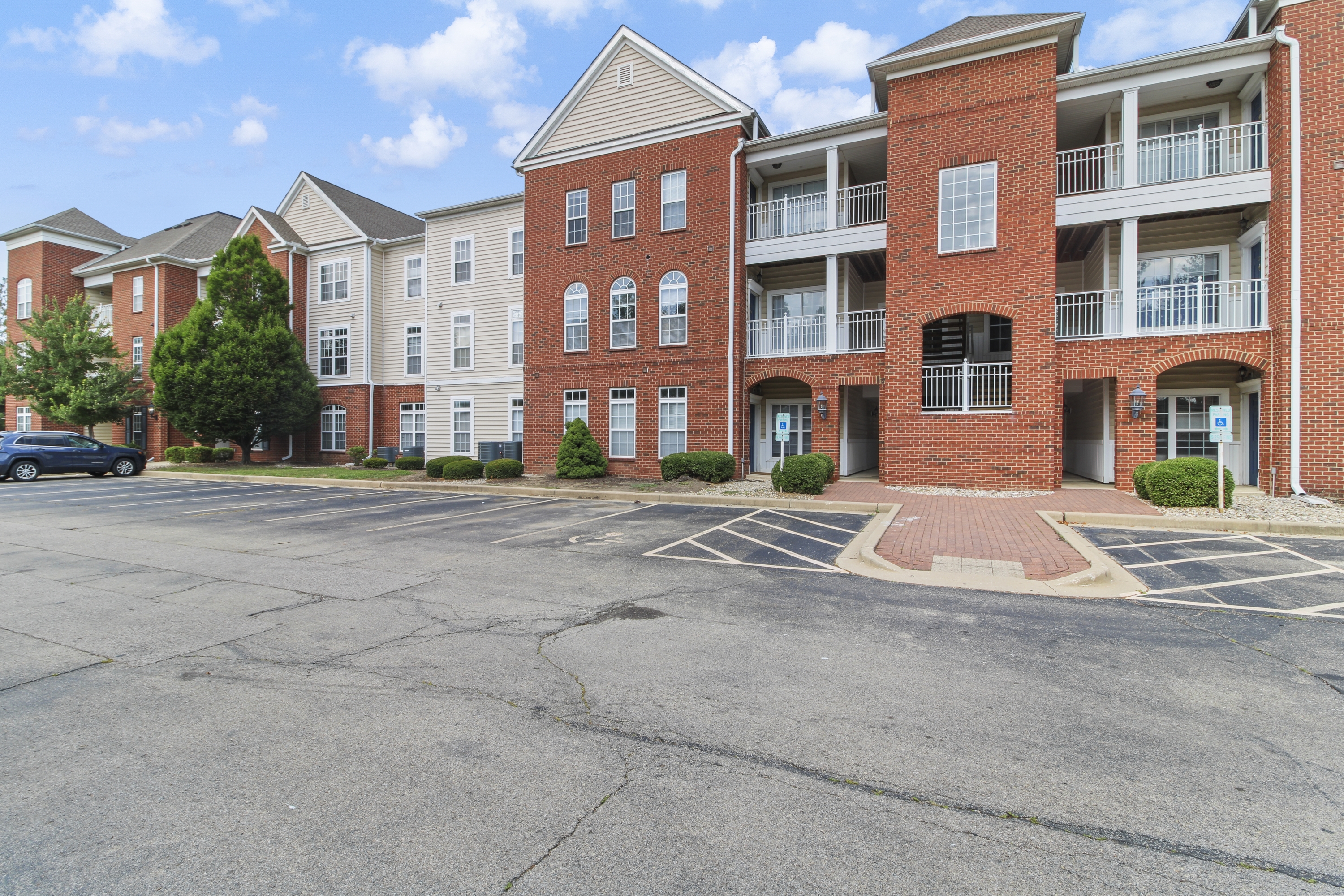 1903 North Lincoln Avenue - 120A