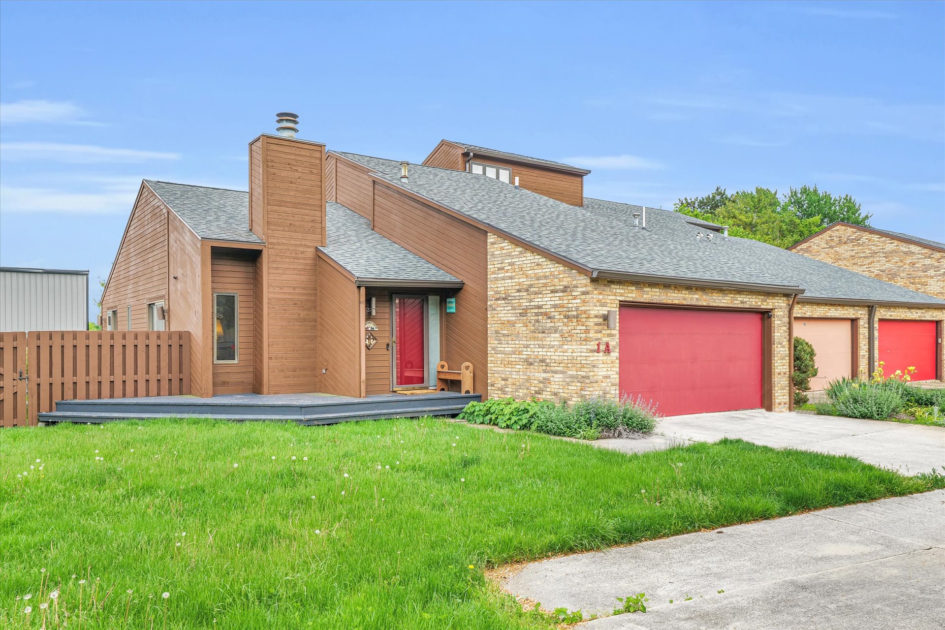 1 Lyndhurst Village Court