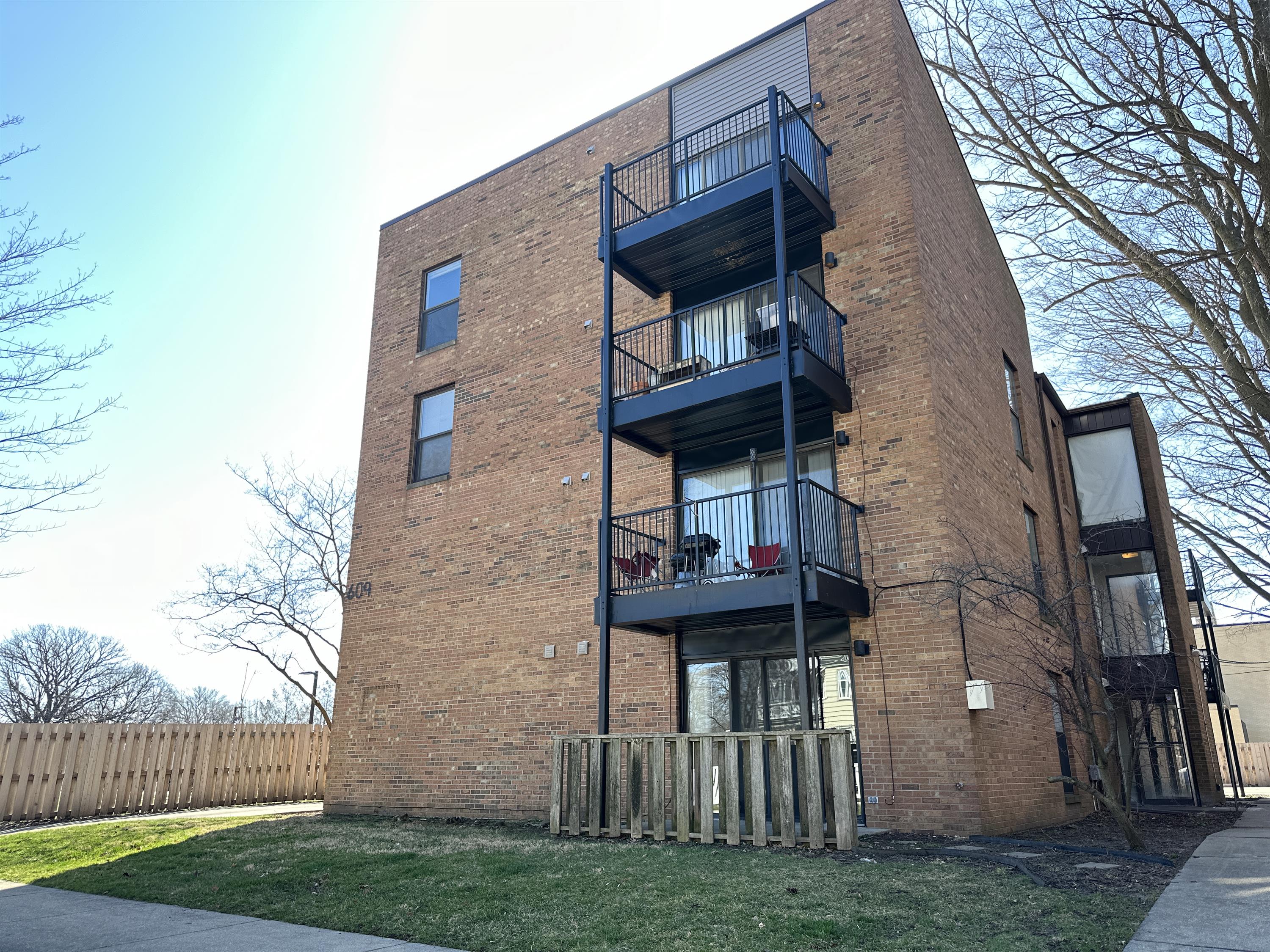 609 West Church Street - 30
