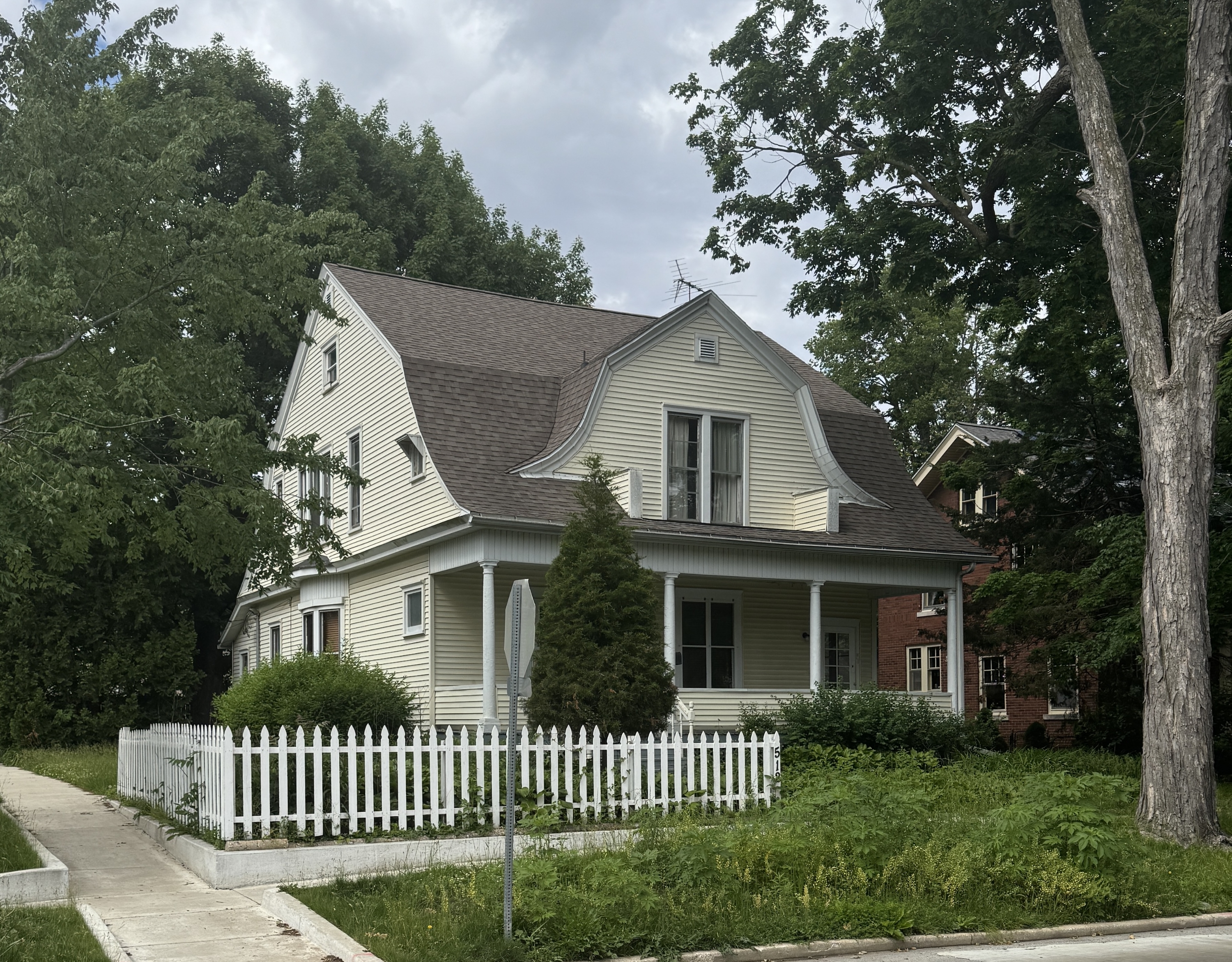 512 West Clark Street